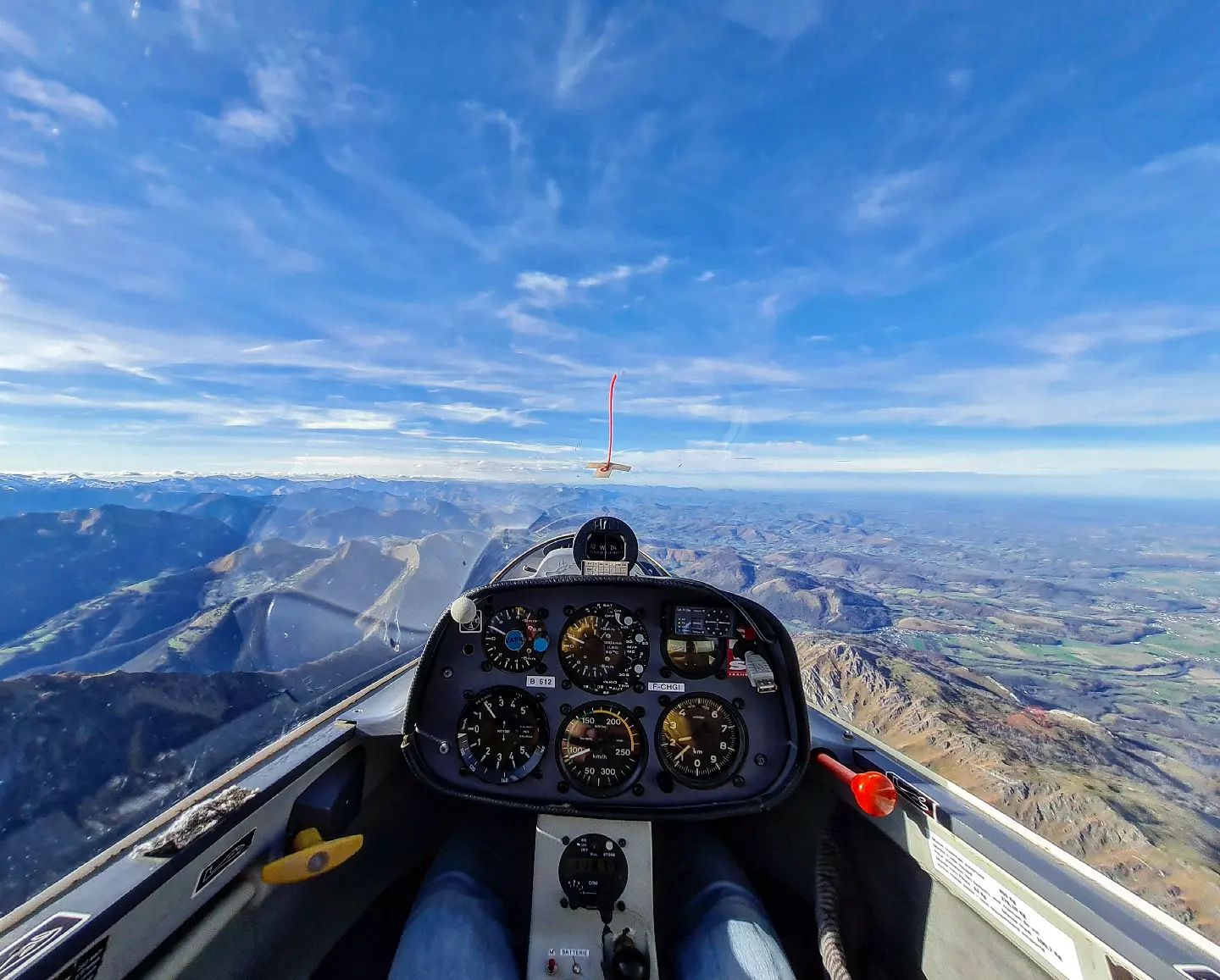 Bienvenue sur le compte Instagram du club planeur du Haut-Béarn basé sur l'aérodrome d'Oloron-Herrère LFCO.
Vous y retrouverez l'actualité du club mais aussi les moments clés de ce sport immortalisés par nos membres que ce soient les vols, les cours au sol, les briefings, la méca à l'atelier et bien sûr les repas 🍻.
Venez découvrir les Pyrénées 🏔 en toute légèreté et finesse dans l'un de nos 2 planeurs biplaces.
Si vous êtes intéressé à l'idée d'offrir un cadeau inoubliable, que vous soyez curieux ou bien que vous voulez simplement apprendre à piloter mais que vous n'osez pas faire le premier pas, n'hésitez pas à nous contacter en MP, par mail ou par téléphone (plutôt le we par téléphone parce qu'il n'y a pas forcément une permanence la semaine pour vous répondre) et on vous accompagnera afin de vivre une expérience unique.
Fly safe !
•
•
•
•
#planeur #aviation #montagne #glide #fun